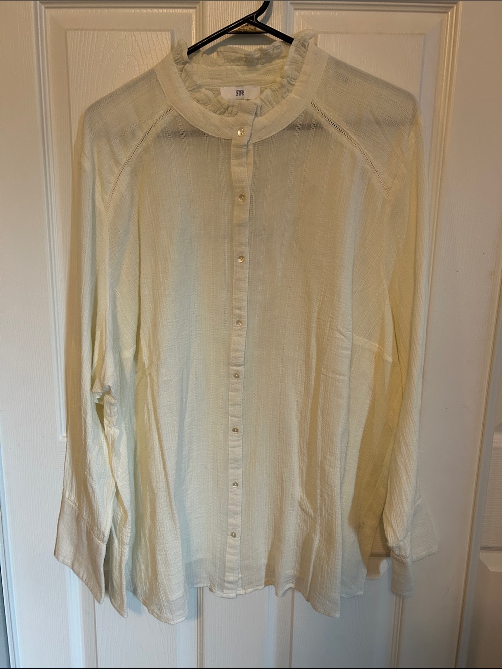 ROAMAN'S NWT Cream Gauze Long Sleeve Button Up with Ruffled Collar 30W